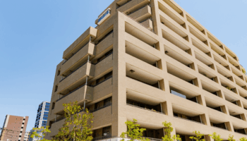 親から相続したマンションが売れない理由は？相続放棄や売却対策などを解説
